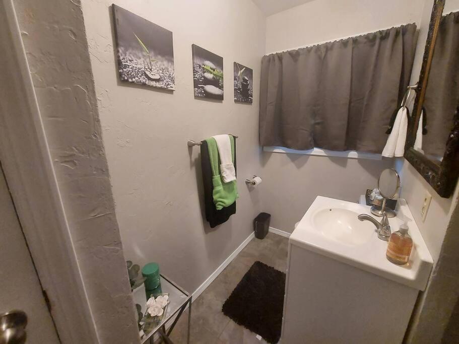 Cheerful 3 Bedroom House. Great Location Colorado Springs Luaran gambar